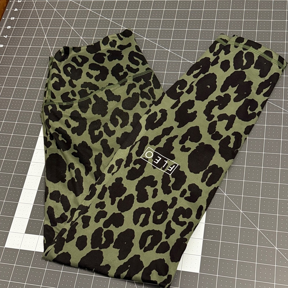 Fleo Olive Green & Black Leopard Print Leggings